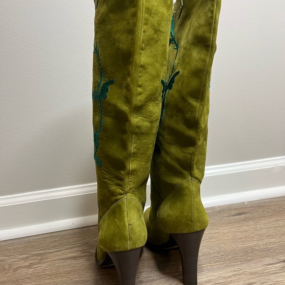 Women’s size 10 genuine leather Vince Camuto boots - Picture 4 of 5